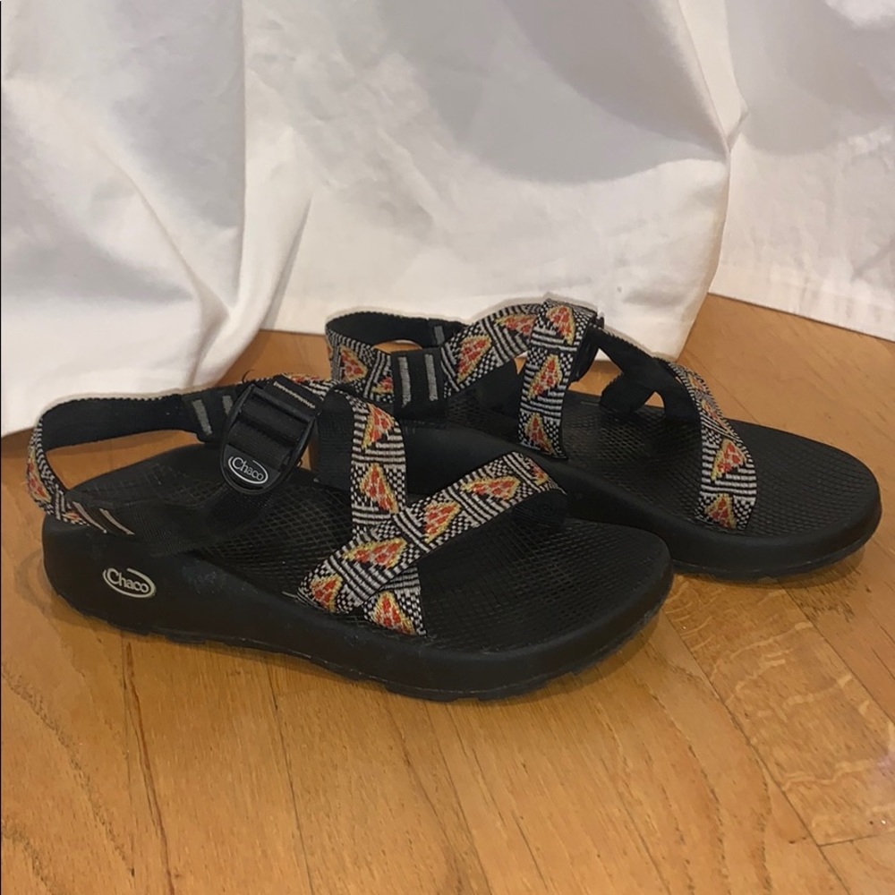 Men’s Chacos Size 9